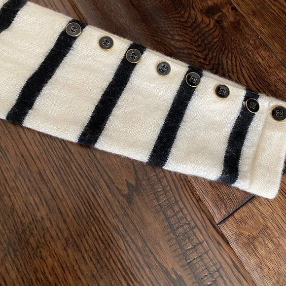 J McLaughlin Sweater - Picture 6 of 8